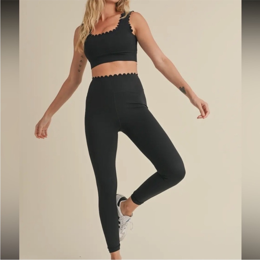 Scallop 2 piece Workout yoga Pilates set Small NWT